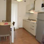 Apartment Pool-front With Fenced Garden And Bbq