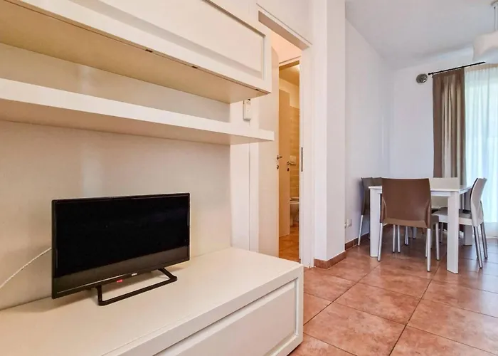 Apartman Pool-front With Fenced Garden And Bbq Bibione