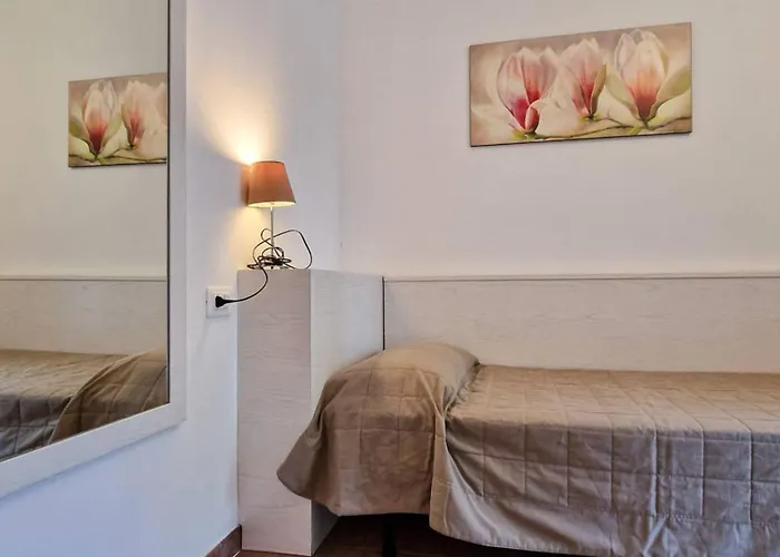 Apartman Pool-front With Fenced Garden And Bbq