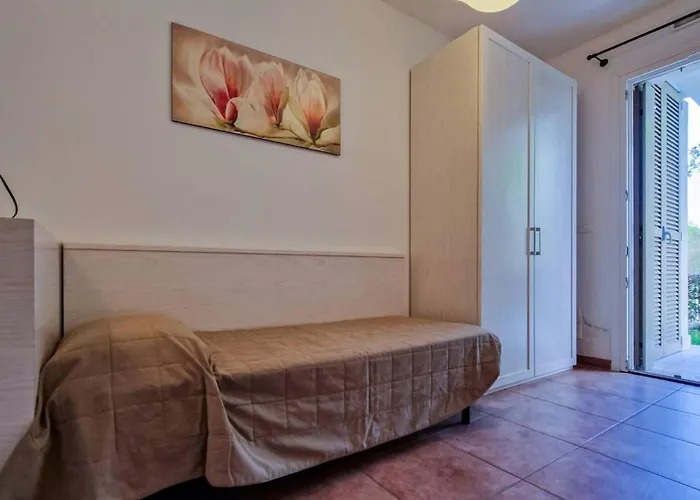 Pool-front With Fenced Garden And Bbq