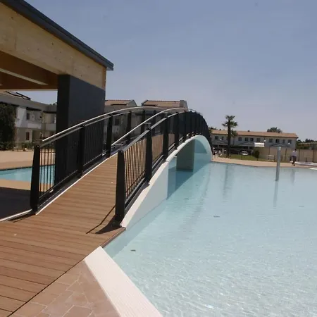 Pool-front With Fenced Garden And Bbq Бібіоне