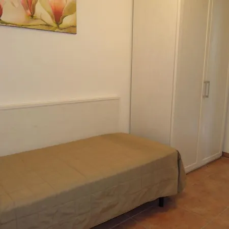 Pool-front With Fenced Garden And Bbq *