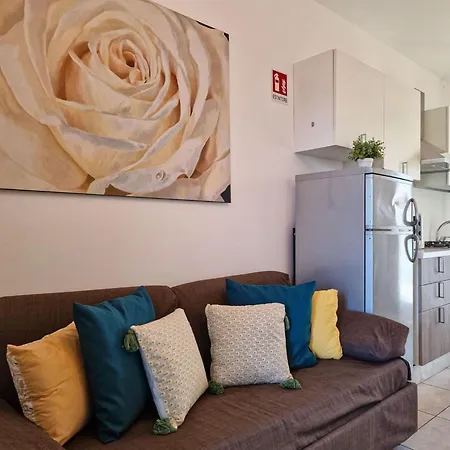 Pool-front With Fenced Garden And Bbq Апартаменти