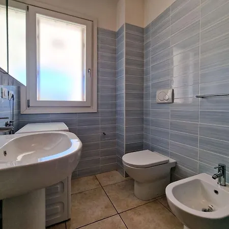 Pool-front With Fenced Garden And Bbq Апартаменти