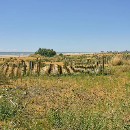 Pool-front With Fenced Garden And Bbq Бібіоне
