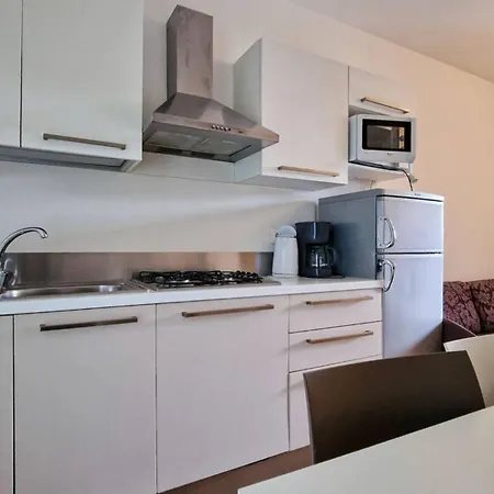 Pool-front With Fenced Garden And Bbq *