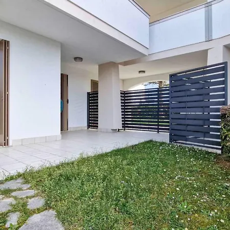Appartamento Pool-front With Fenced Garden And Bbq *