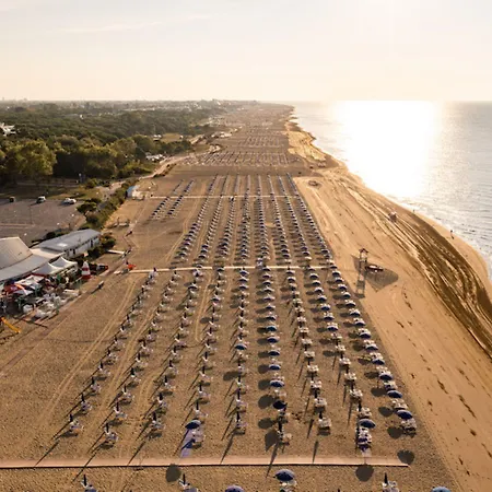 Sunny Retreat With Solarium Bibione