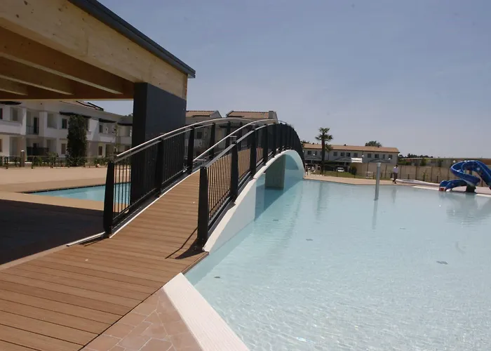 Pool-front With Fenced Garden And Bbq *