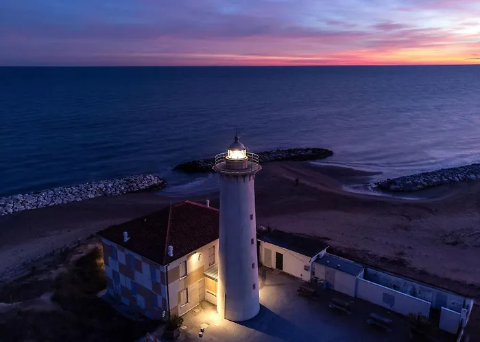 Pool-front With Fenced Garden And Bbq Apartment *